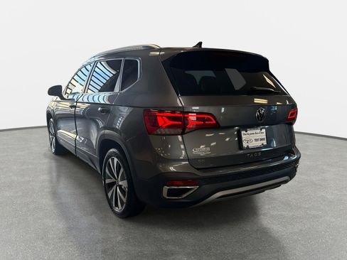 Used 2024 Volkswagen Taos SE image 7
