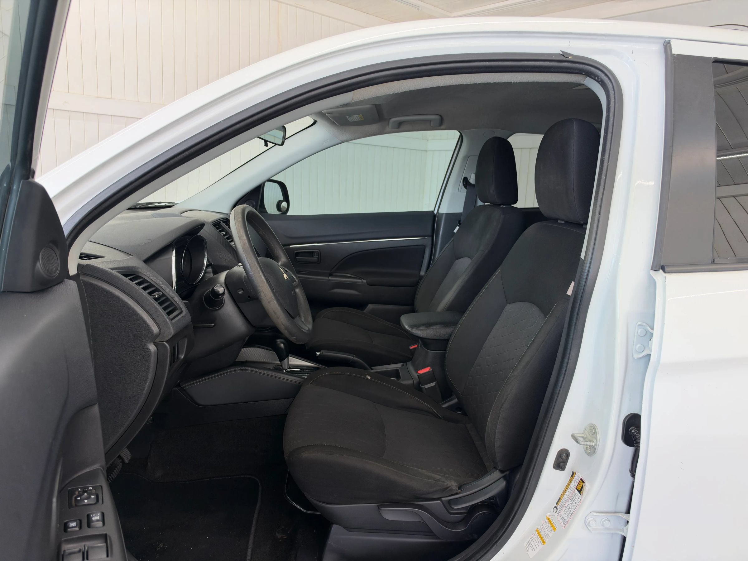 Used 2020 Mitsubishi Outlander Sport ES FWD image 9