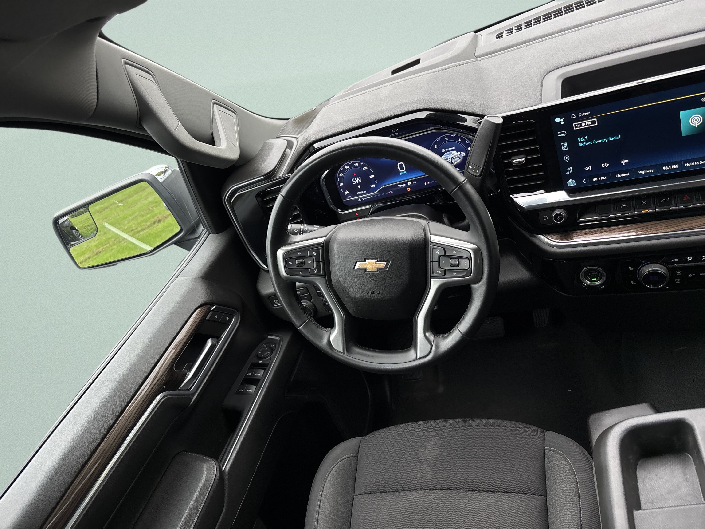 Used 2024 Chevrolet Silverado 1500 LT AWD/4WD image 26