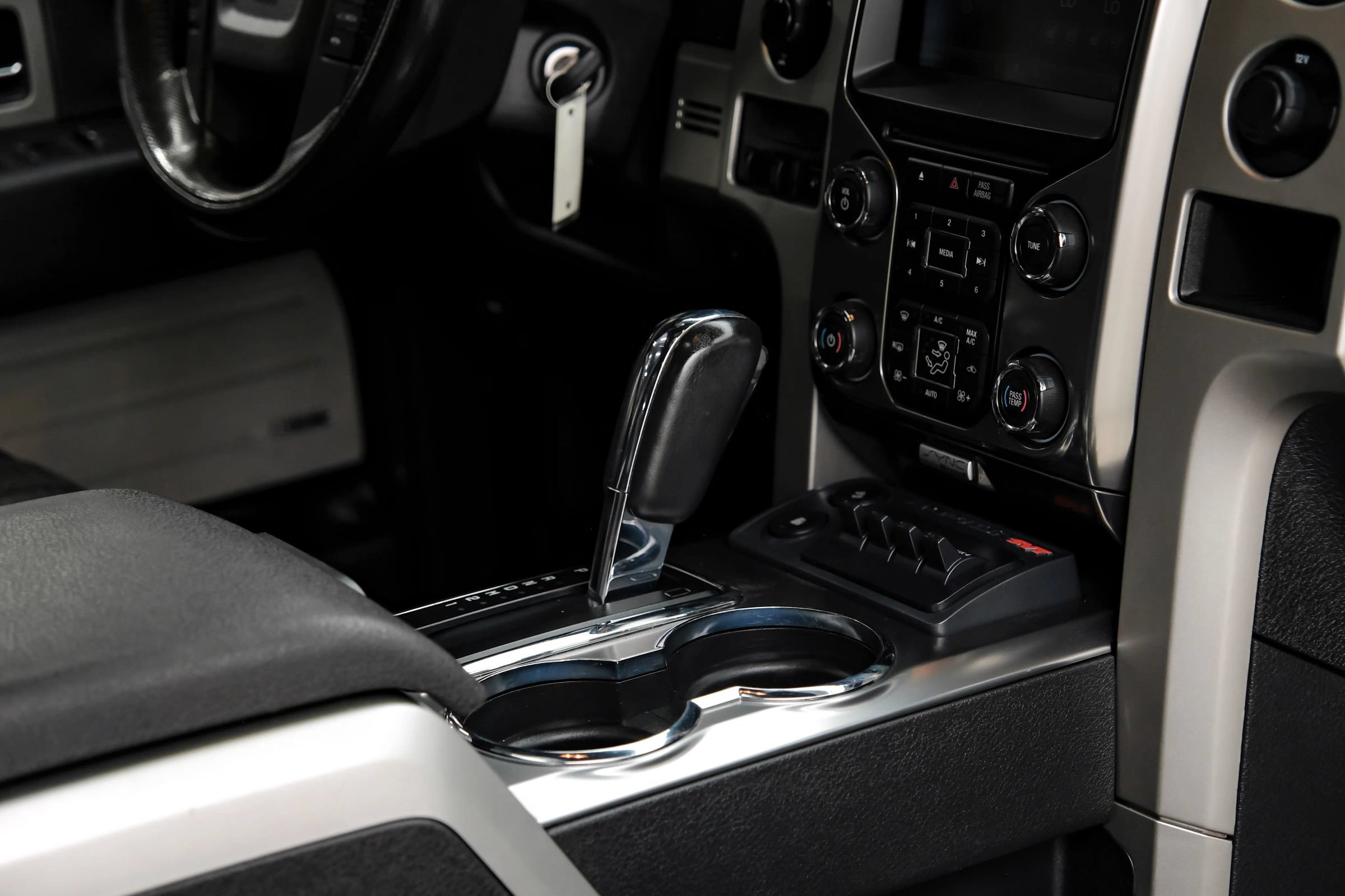 Used 2014 Ford F150 Raptor w/ Equipment Group 801A Luxury AWD/4WD image 25