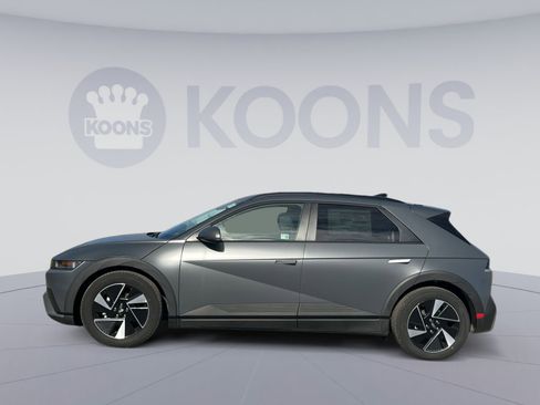 New 2025 Hyundai Ioniq 5 SEL image 2
