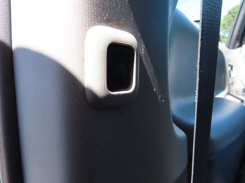 Used 2016 Toyota Sienna LE AWD/4WD image 15