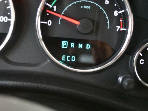 Used 2014 Jeep Wrangler Unlimited Sahara AWD/4WD image 38