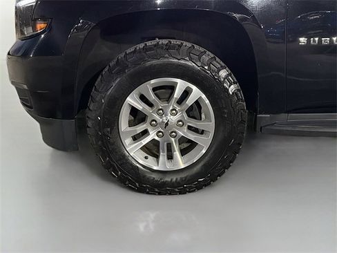 Used 2019 Chevrolet Suburban LT image 13