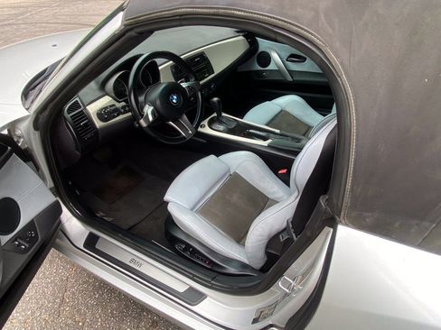 Used 2005 BMW Z4 2.5i RWD image 11