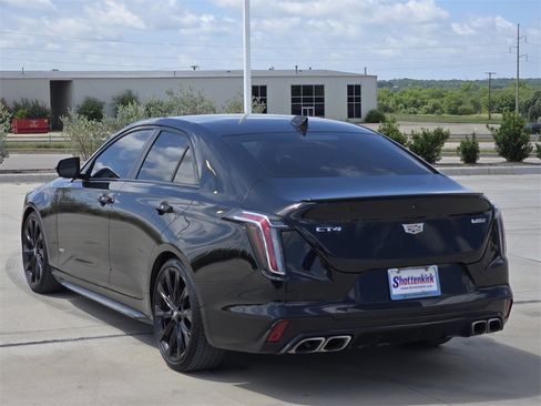 Used 2022 Cadillac CT4 V image 5