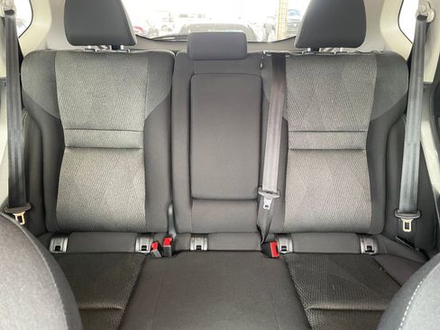 Used 2025 Nissan Rogue SV image 40