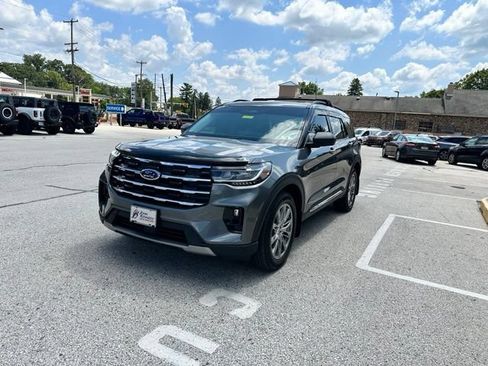 Certified 2025 Ford Explorer Active w/ Active Comfort Package AWD/4WD image 5
