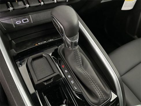 New 2025 Chevrolet Colorado LT w/ LT Convenience Package image 16
