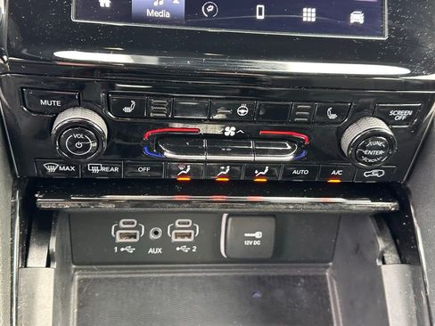 Used 2023 Jeep Grand Cherokee Altitude image 31