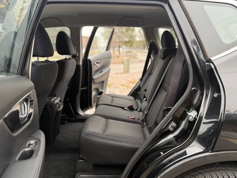 Used 2017 Nissan Rogue S image 20