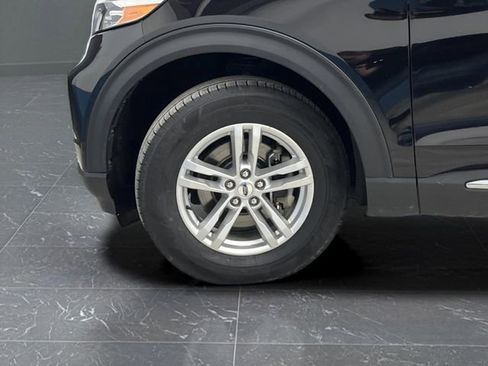 Used 2022 Ford Explorer XLT image 36