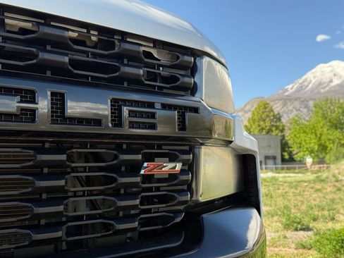 Used 2020 Chevrolet Silverado 1500 Custom Trail Boss w/ Custom Convenience Package AWD/4WD image 18