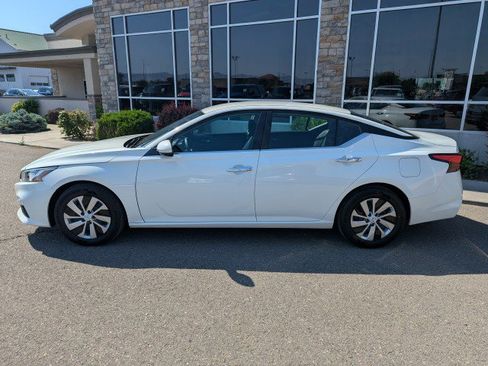 Used 2021 Nissan Altima 2.5 S w/ Driver Assist Package FWD image 2