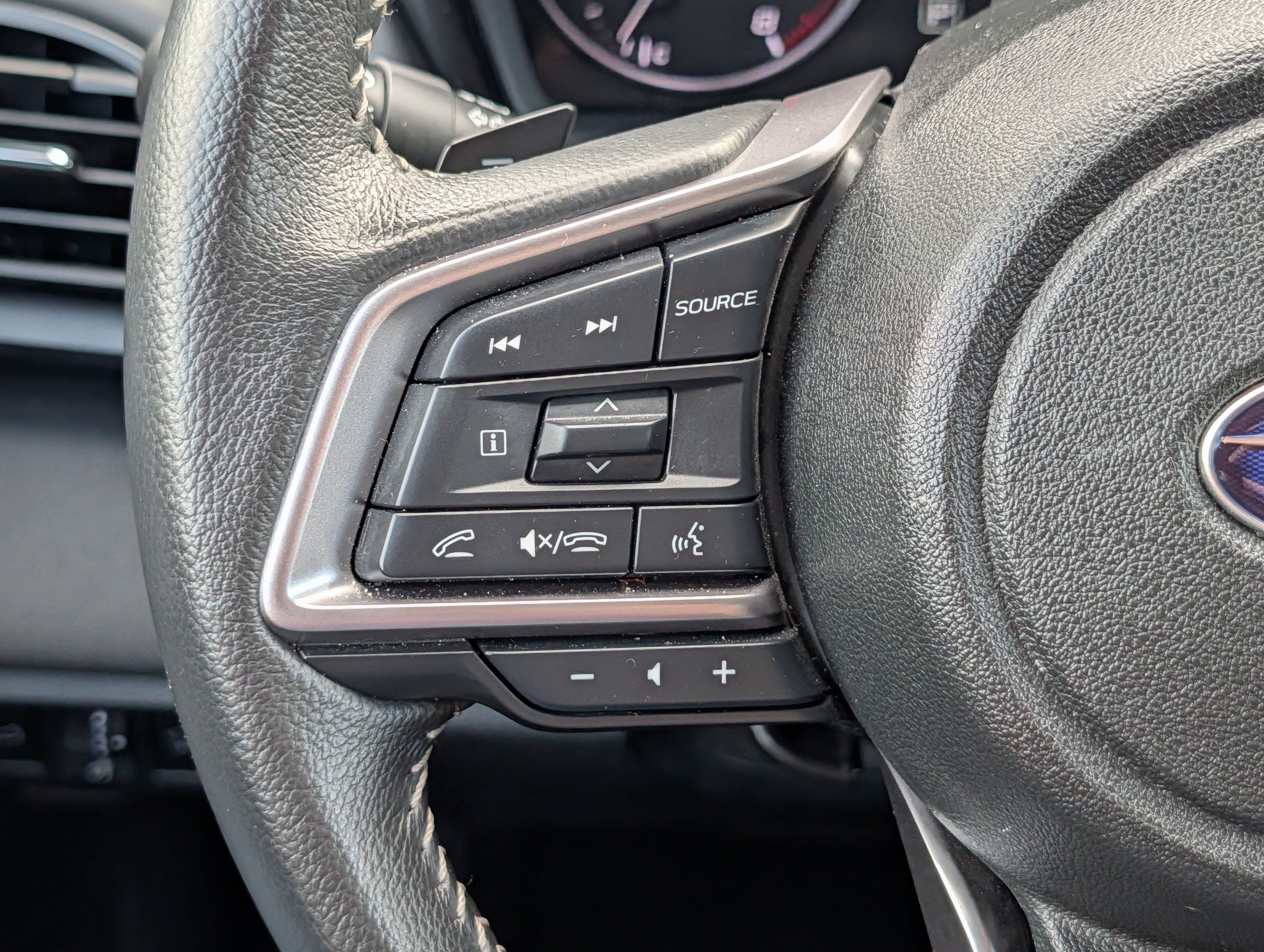 Used 2025 Subaru Outback Premium AWD/4WD image 31