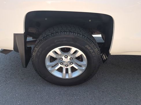 Used 2019 Chevrolet Silverado 1500 LT w/ All Star Edition AWD/4WD image 4