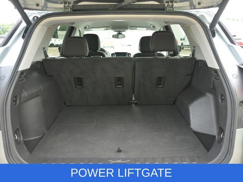 Used 2023 GMC Terrain SLE w/ Driver Convenience Package AWD/4WD image 17