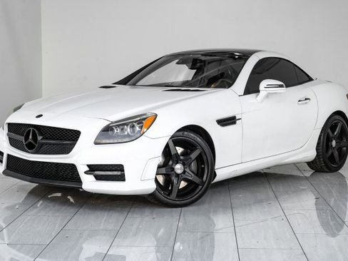 Used 2014 Mercedes-Benz SLK 250 image 7