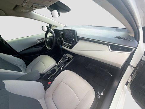 Used 2021 Toyota Corolla LE FWD image 30