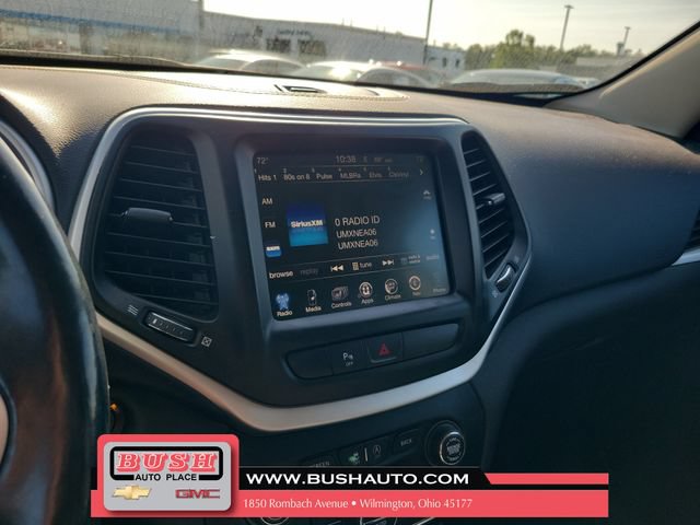 Used 2018 Jeep Cherokee Latitude Plus w/ Comfort/Convenience Group AWD/4WD image 28