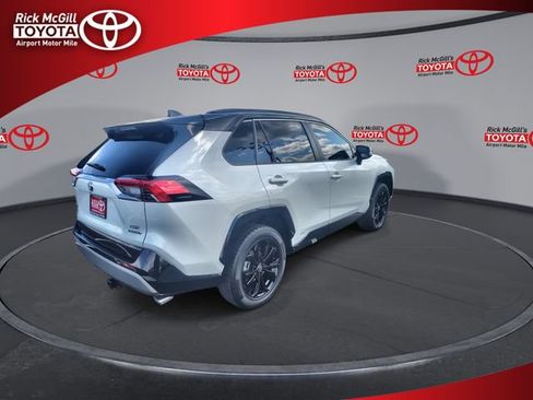 Used 2022 Toyota RAV4 XSE AWD/4WD image 7