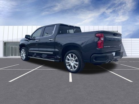 Used 2022 Chevrolet Silverado 1500 High Country w/ High Country Premium Package image 6