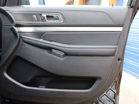 Used 2018 Ford Explorer XLT w/ Equipment Group 201A AWD/4WD image 45