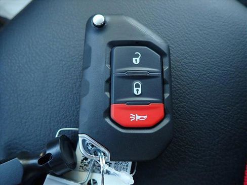 New 2025 Jeep Gladiator Sport image 23