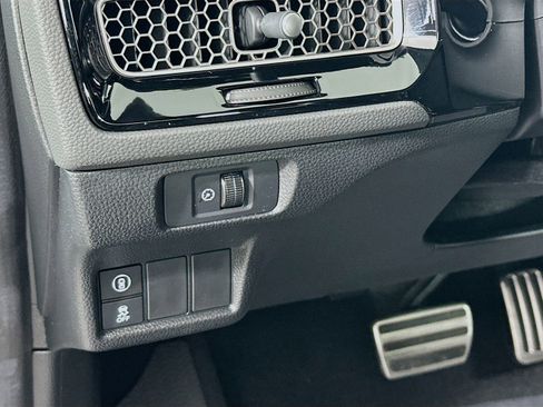 Used 2024 Honda Civic Sport image 11