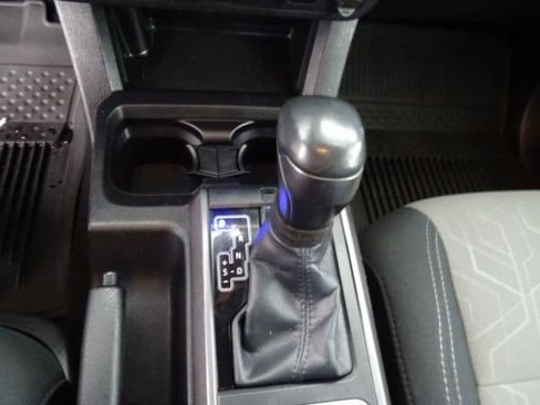 Used 2023 Toyota Tacoma TRD Sport image 11