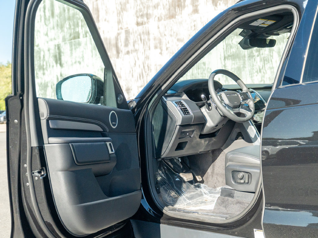 New 2026 Land Rover Discovery Dynamic SE AWD/4WD image 10