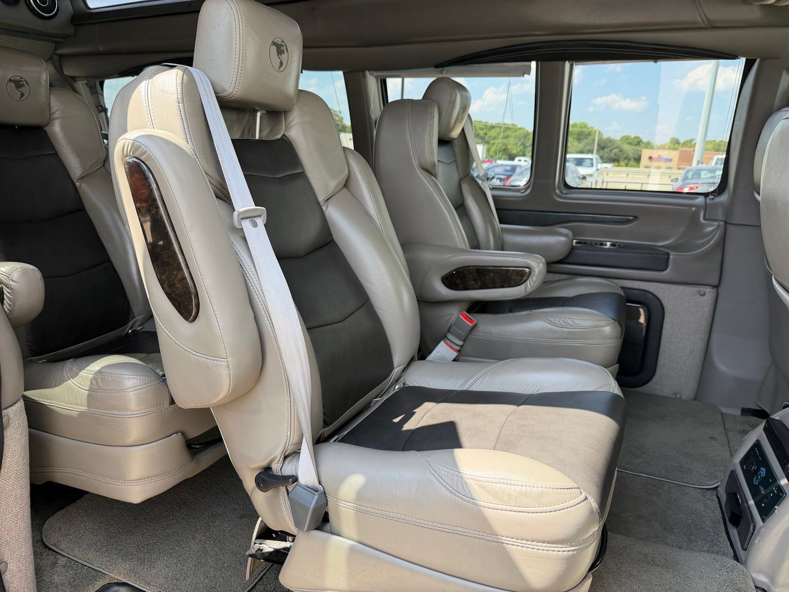 Used 2020 GMC Savana 2500 Extended w/ Enhanced Convenience Package RWD image 34