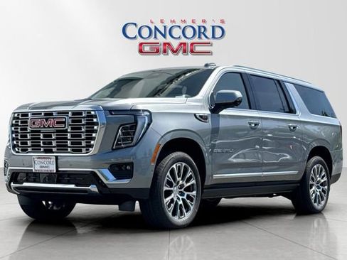 Used 2026 GMC Yukon XL Denali w/ Denali Reserve Package AWD/4WD image 8