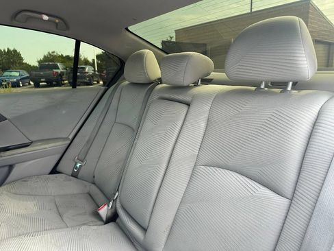 Used 2017 Honda Accord LX image 9