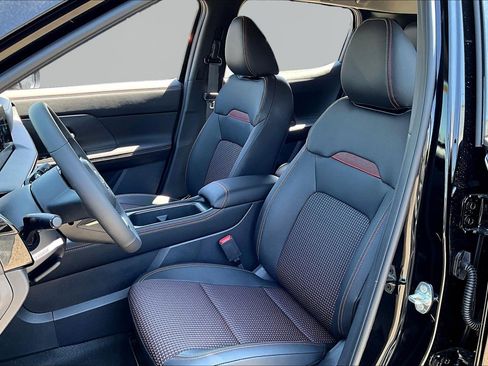 New 2026 Nissan Kicks SR AWD/4WD image 16