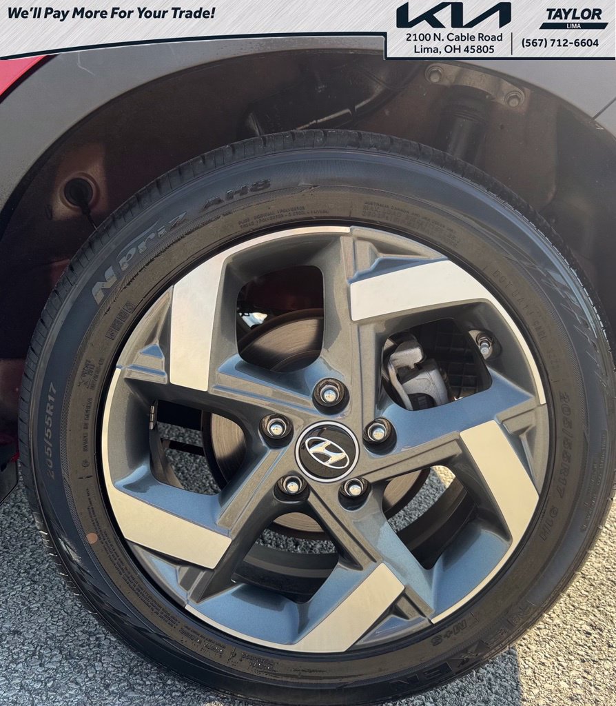 Used 2023 Hyundai Venue SEL FWD image 16