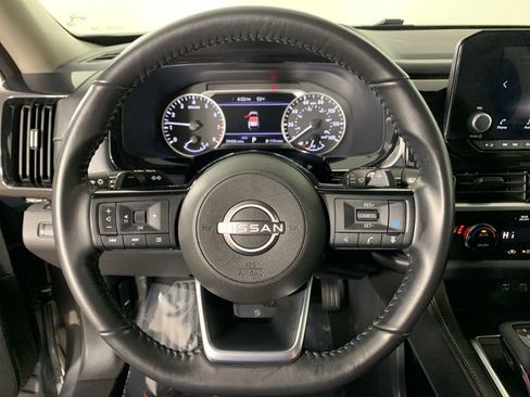 Used 2023 Nissan Pathfinder SV image 22