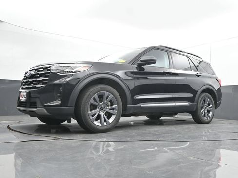 Used 2025 Ford Explorer Active w/ Active Comfort Package AWD/4WD image 45