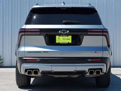 Used 2024 Chevrolet Traverse Z71 w/ Enhanced Driving Package image 10