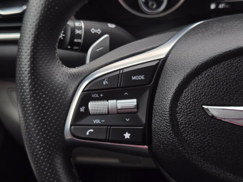 Used 2023 Genesis G70 2.0T RWD image 23