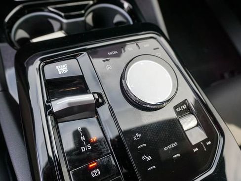 Used 2024 BMW 530i w/ Premium Package RWD image 18