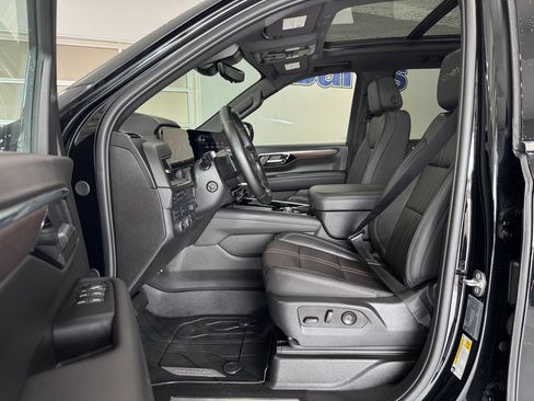 Certified 2025 Chevrolet Tahoe High Country w/ Sun And Tow Package AWD/4WD image 14