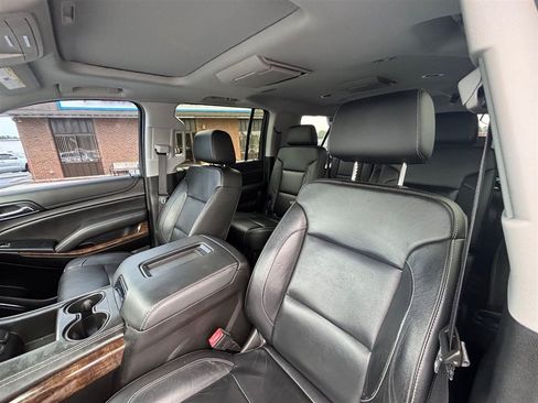Used 2019 Chevrolet Suburban LT AWD/4WD image 13
