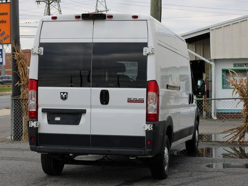 Used 2017 RAM ProMaster 2500 w/ Interior Convenience Group image 8