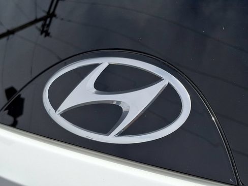 Certified 2023 Hyundai Tucson SEL AWD/4WD image 32