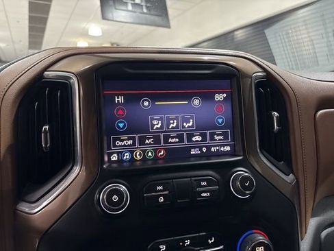 Used 2019 Chevrolet Silverado 1500 High Country w/ Z71 Off-Road Package AWD/4WD image 25