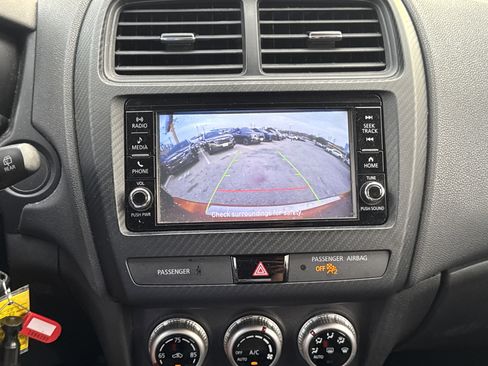 Used 2020 Mitsubishi Outlander Sport ES image 19