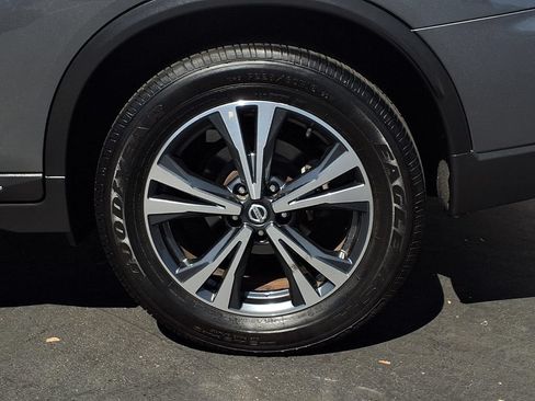 Used 2018 Nissan Rogue SL FWD image 4
