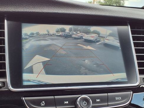 Used 2020 Buick Encore Essence FWD image 21