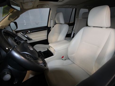 Used 2023 Lexus GX 460 Premium image 4